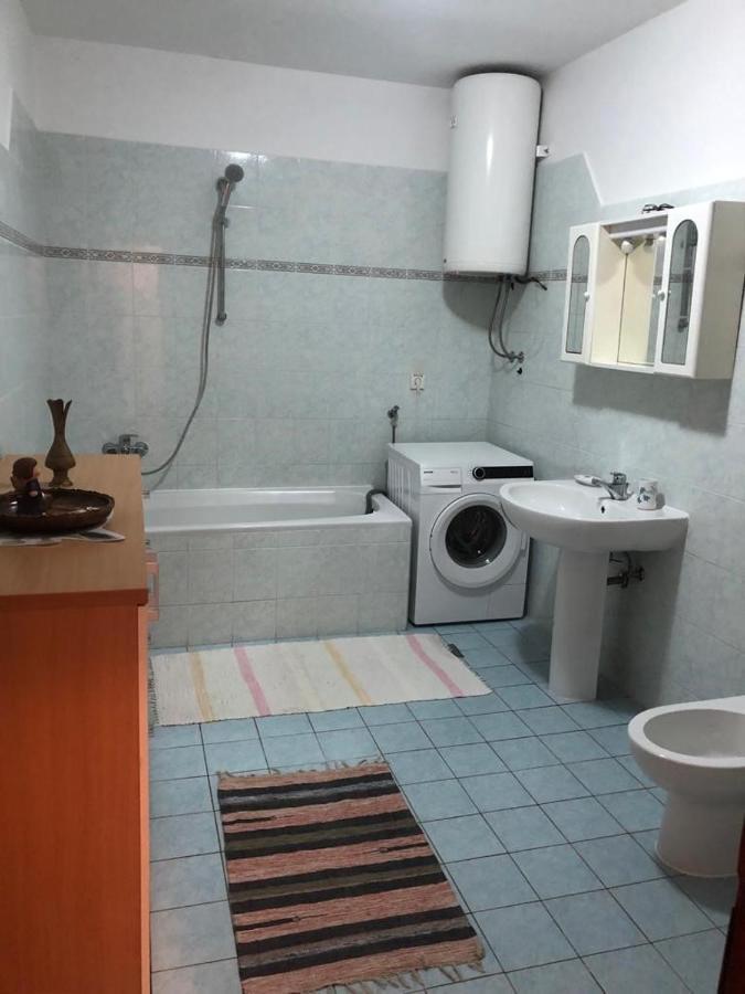 Francis Appartements Pakostane Bagian luar foto